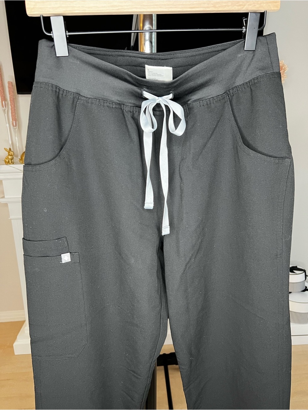 FIGS Kade High-Rise Straight-Leg Scrub Pant-Black - Medium - Picture 16 of 16